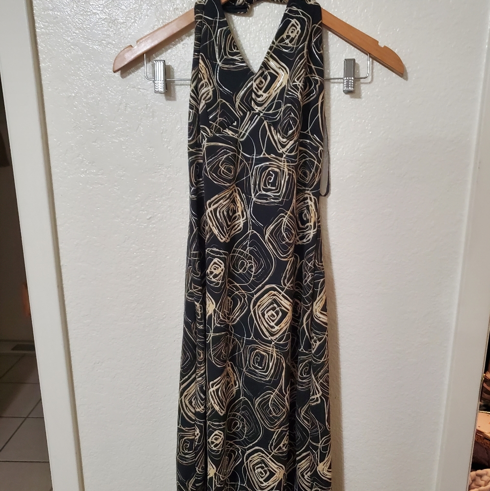 Abstract Halter top dress.